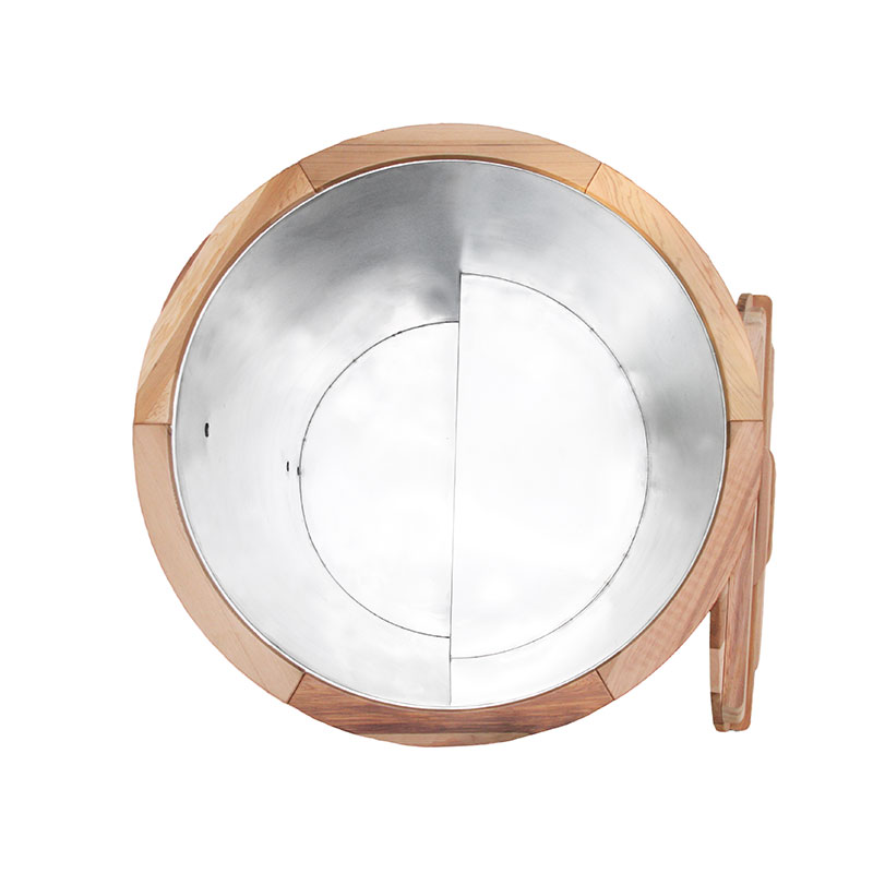 Puinen kylmävesiallas