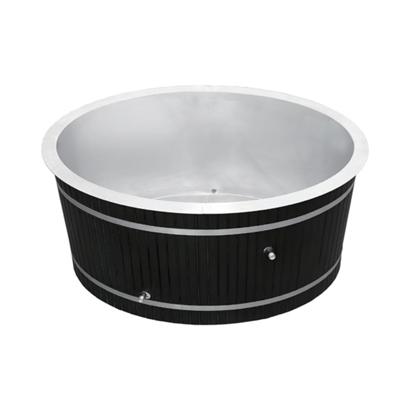 Puinen kylmävesiallas