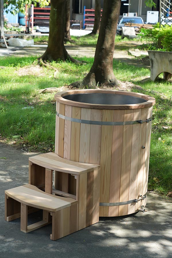 Luxury Cold Plunge Barrel for Gyms and Spas